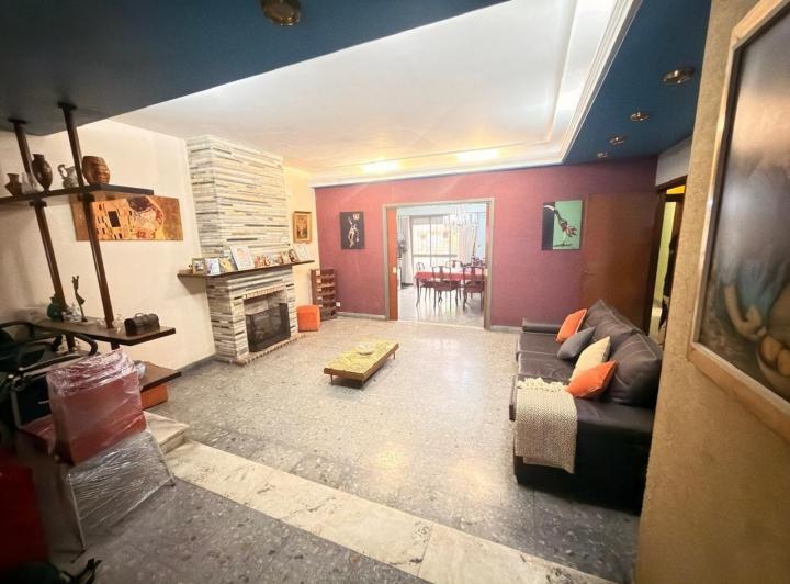 Casa · 330m² · 6 Ambientes · 1 Cochera