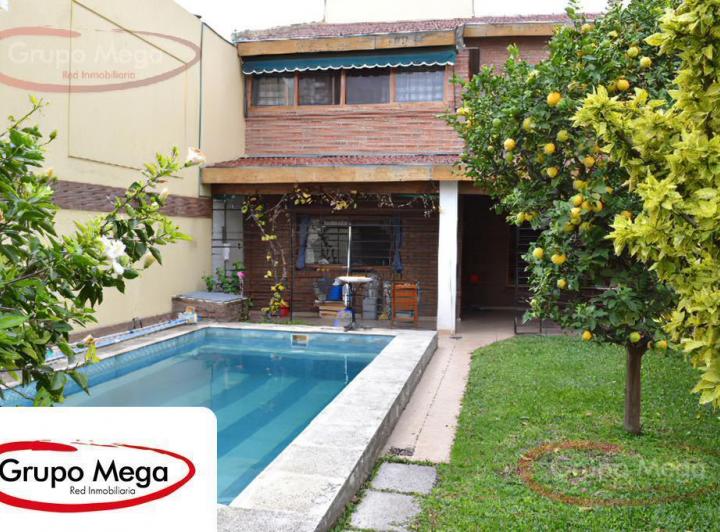 Casa · 364m² · 6 Ambientes · 2 Cocheras