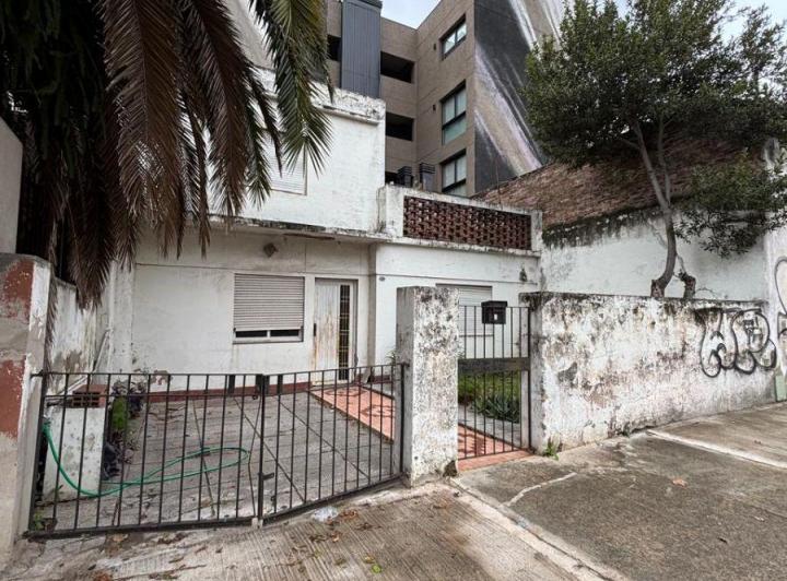 Casa · 130m² · 4 Ambientes · 1 Cochera