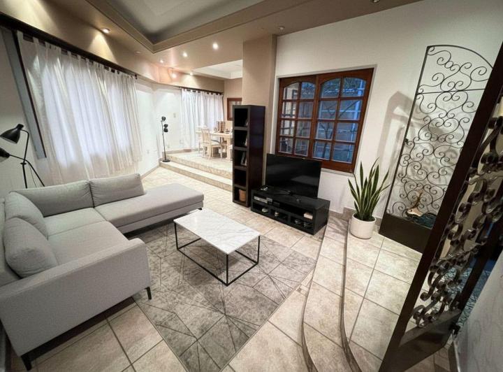 Casa · 186m² · 4 Ambientes · 1 Cochera