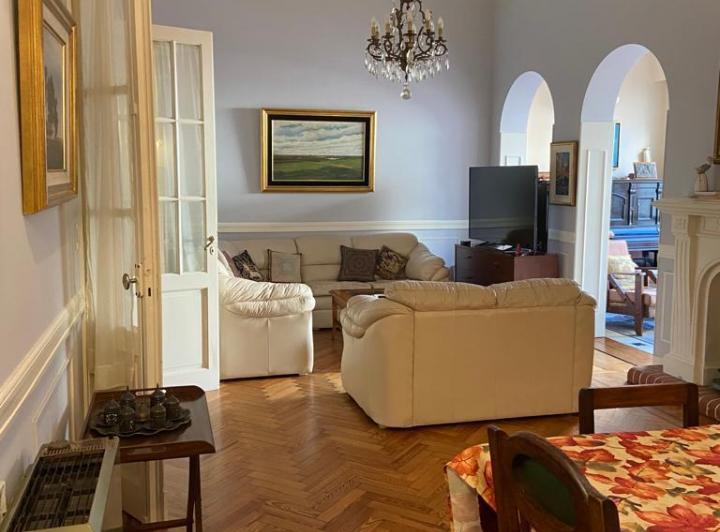 Casa · 325m² · 6 Ambientes