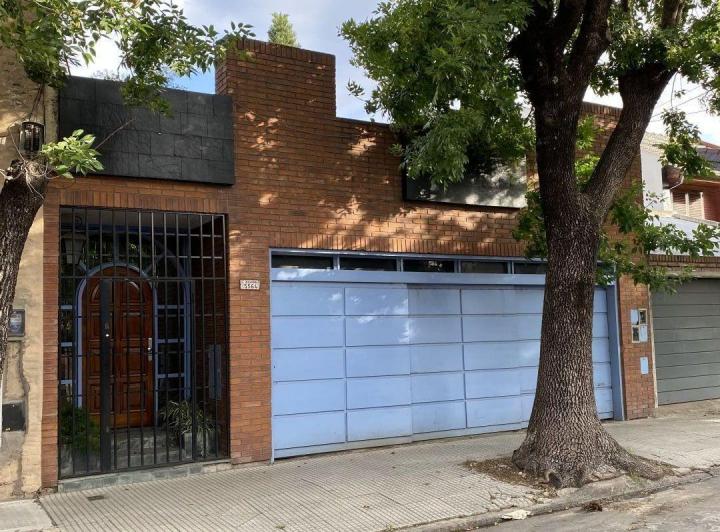 Casa · 265m² · 5 Ambientes · 3 Cocheras