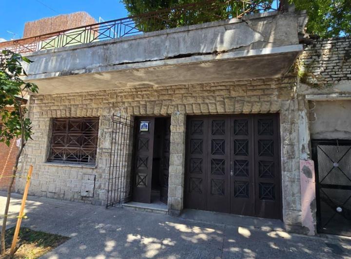 Casa · 168m² · 5 Ambientes · 1 Cochera