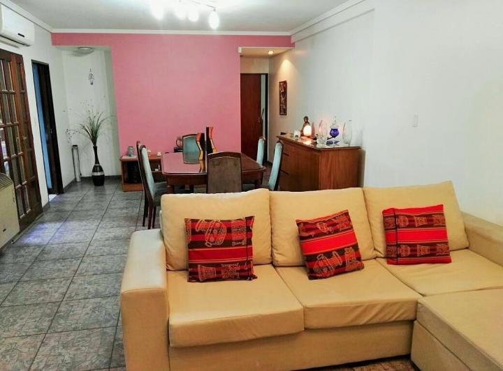 Casa · 200m² · 5 Ambientes · 1 Cochera