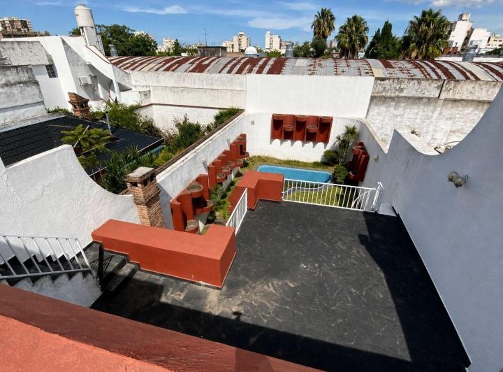 Casa · 313m² · 4 Ambientes · 2 Cocheras