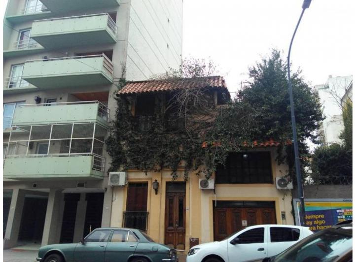 Casa · 282m² · 8 Ambientes · 1 Cochera