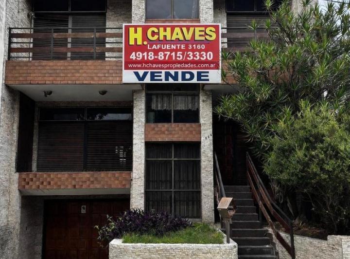 Casa · 336m² · 6 Ambientes · 1 Cochera