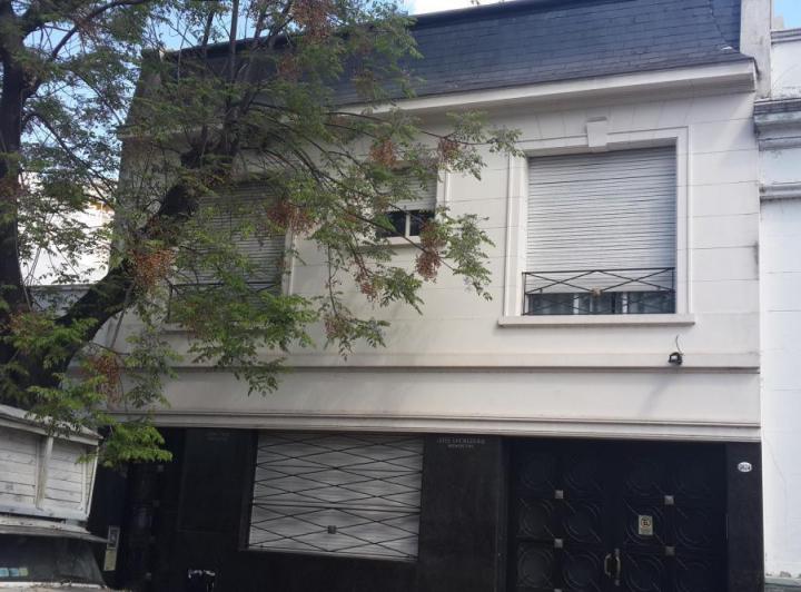 Casa · 313m² · 7 Ambientes · 1 Cochera