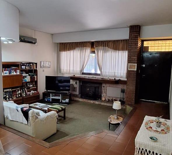Casa · 170m² · 4 Ambientes · 1 Cochera