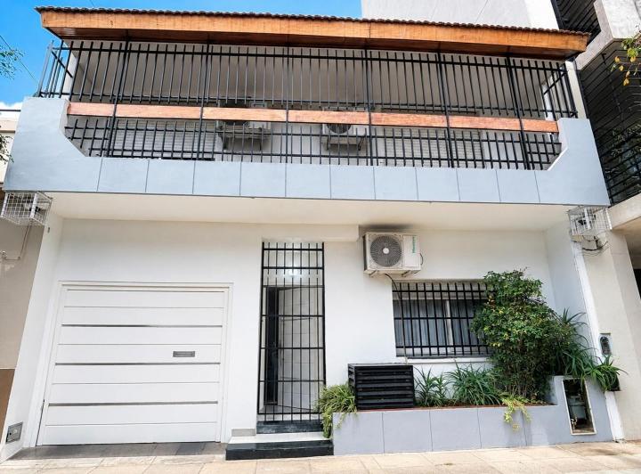 Casa · 214m² · 5 Ambientes · 1 Cochera
