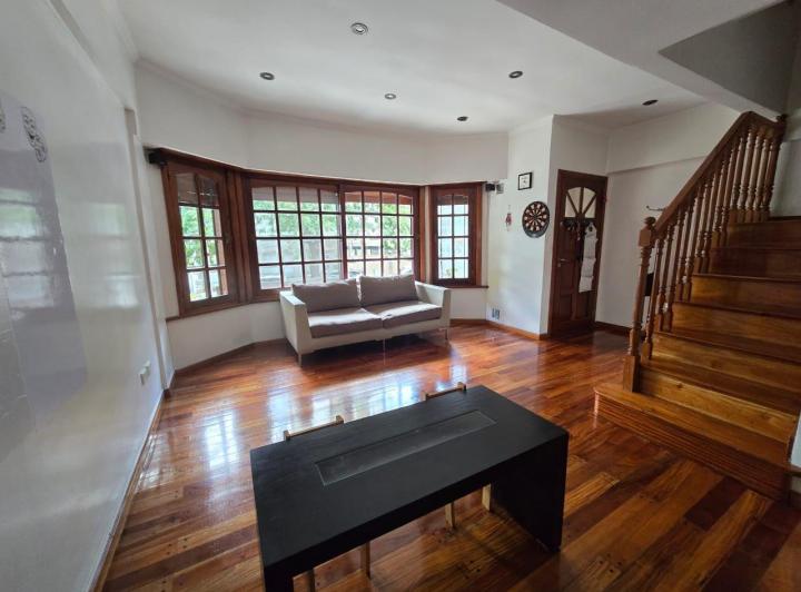 Casa · 190m² · 4 Ambientes · 2 Cocheras