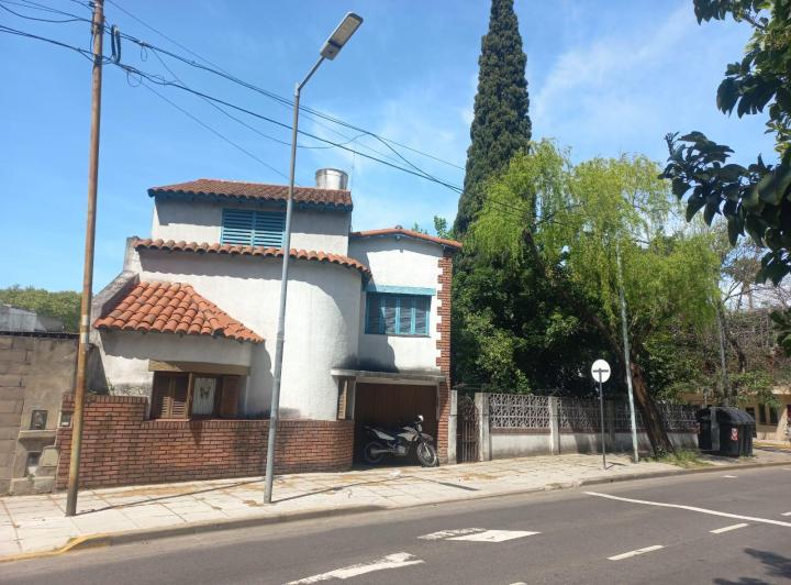 Casa · 151m² · 4 Ambientes · 1 Cochera