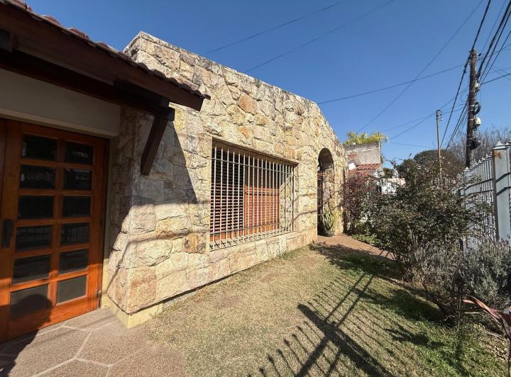 Casa · 260m² · 3 Dormitorios · 2 Cocheras