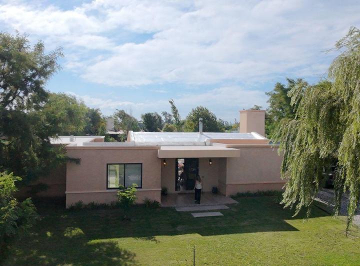 Casa · 280m² · 5 Ambientes · 3 Cocheras