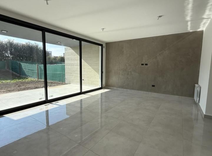 Casa · 150m² · 4 Ambientes · 2 Cocheras