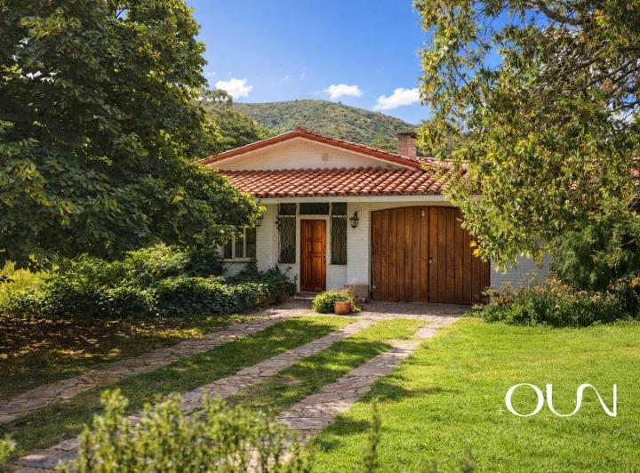 Casa · 330m² · 6 Ambientes · 1 Cochera