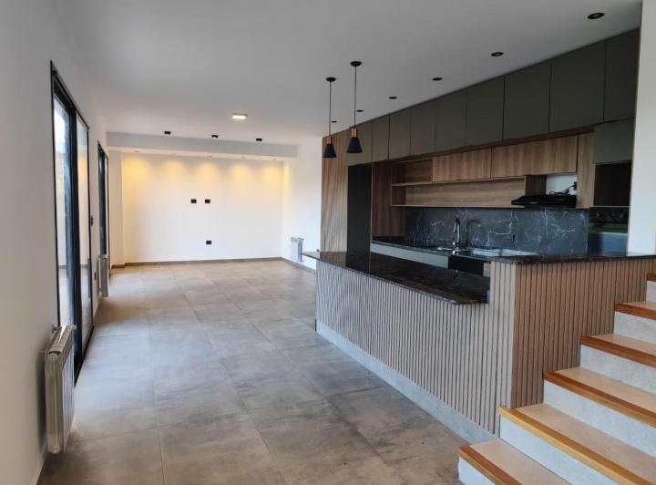 Casa · 190m² · 6 Ambientes · 2 Cocheras