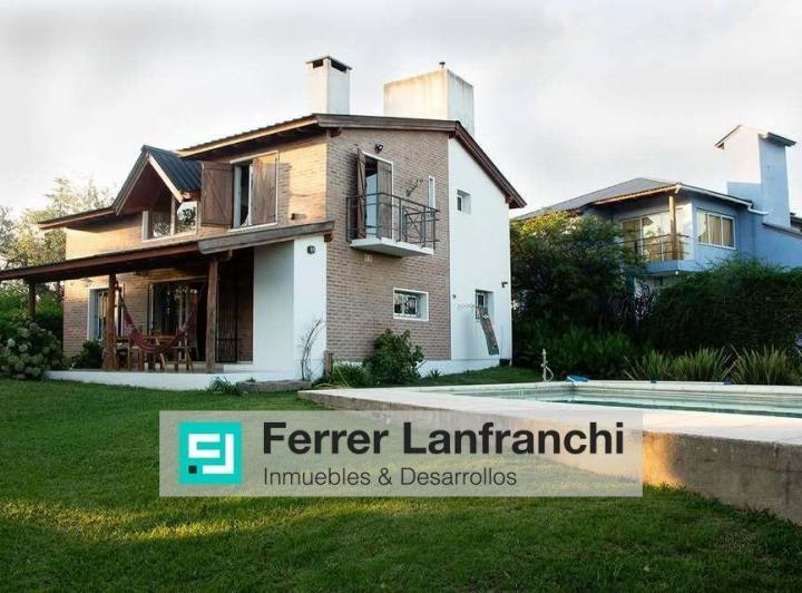 Casa · 900m² · 6 Ambientes · 1 Cochera