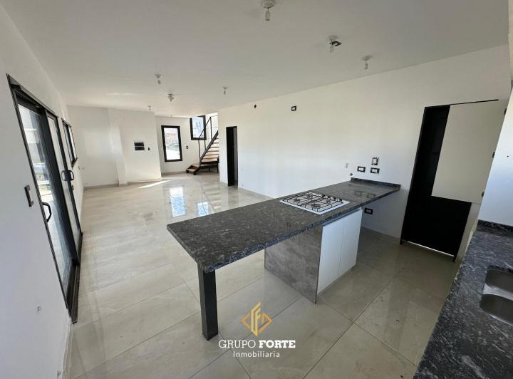 Casa · 150m² · 3 Ambientes · 2 Cocheras