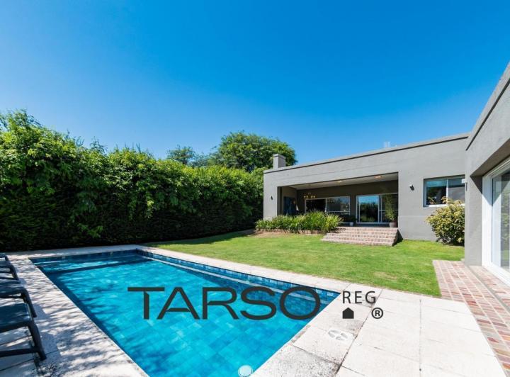 Casa · 325m² · 7 Ambientes · 2 Cocheras