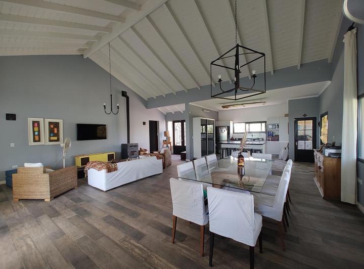 Casa · 270m² · 5 Ambientes · 1 Cochera