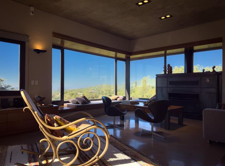Casa · 800m² · 4 Dormitorios · 9 Cocheras