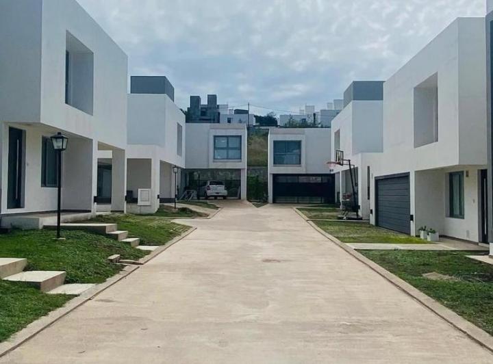 Departamento · 275m² · 8 Ambientes · 4 Cocheras