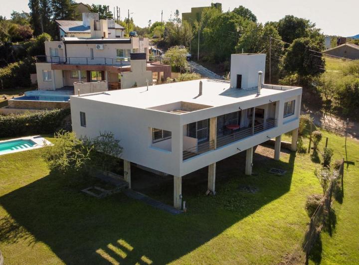 Casa · 314m² · 4 Ambientes · 2 Cocheras