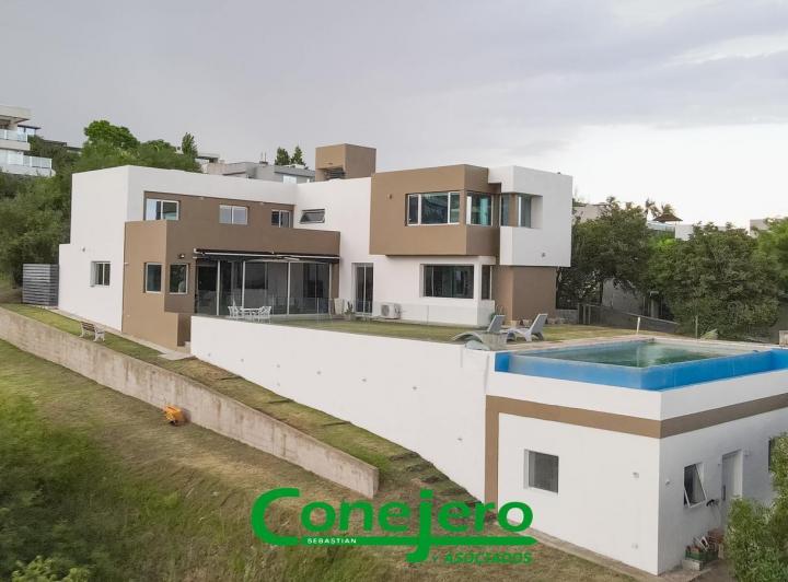 Casa · 430m² · 10 Ambientes · 5 Cocheras