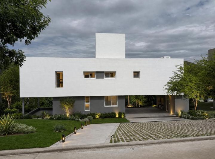 Casa · 260m² · 3 Ambientes · 2 Cocheras