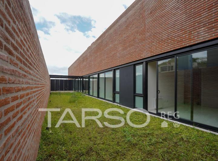 Casa · 160m² · 4 Ambientes · 2 Cocheras