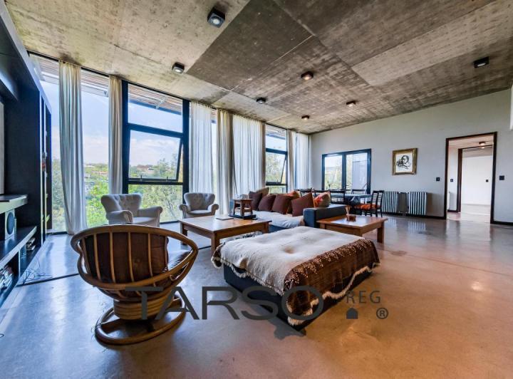 Casa · 500m² · 18 Ambientes · 2 Cocheras