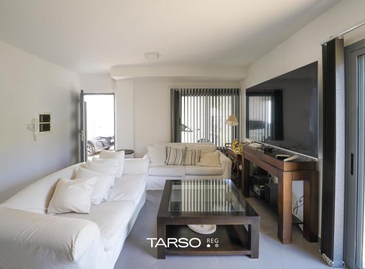 Casa · 170m² · 6 Ambientes · 2 Cocheras