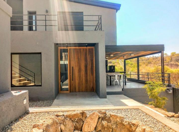 Casa · 290m² · 4 Ambientes · 2 Cocheras