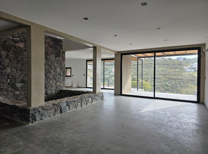 Casa · 330m²