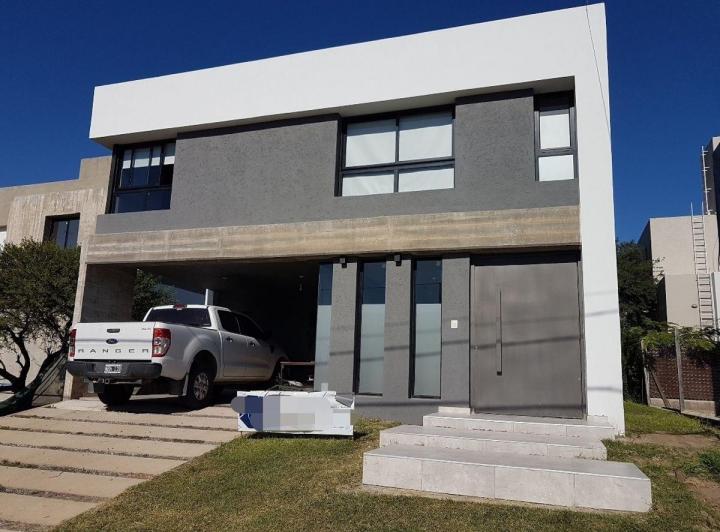 Casa · 170m² · 4 Ambientes · 1 Cochera