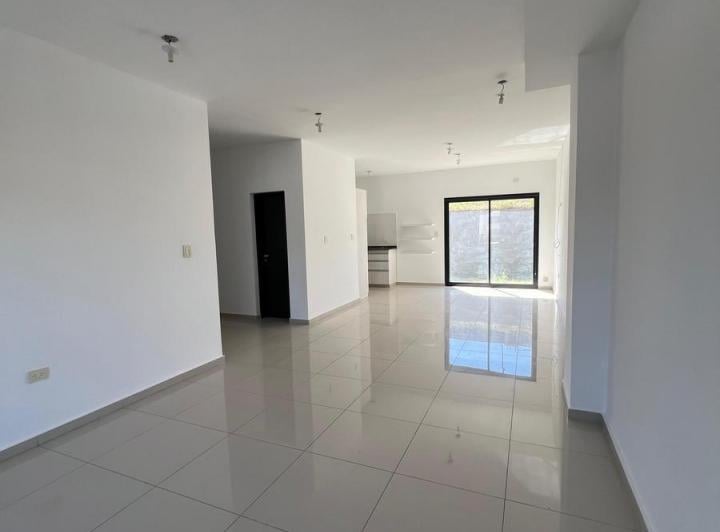 Casa · 260m² · 5 Ambientes · 2 Cocheras