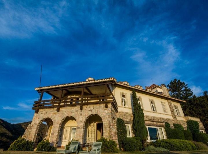 Casa · 1500m² · 15 Ambientes
