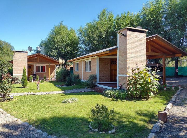 Casa · 232m² · 8 Ambientes · 3 Cocheras