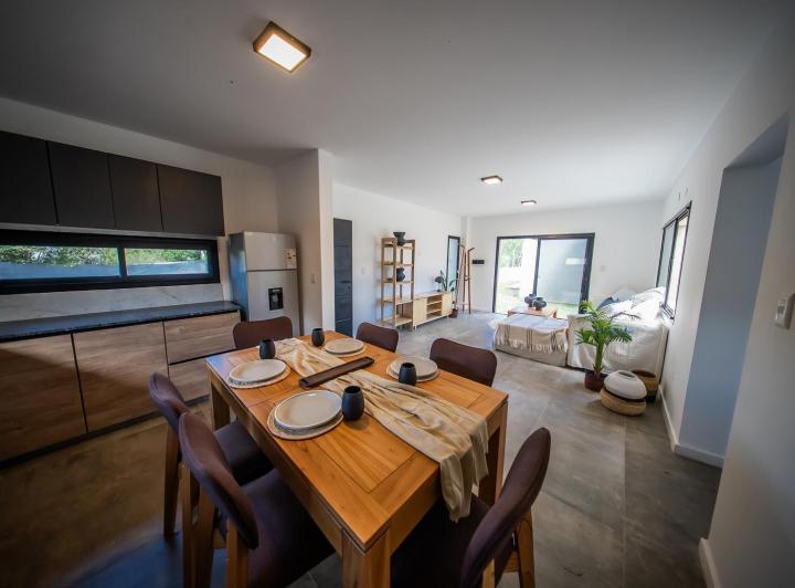 Casa · 95m² · 3 Ambientes · 2 Cocheras