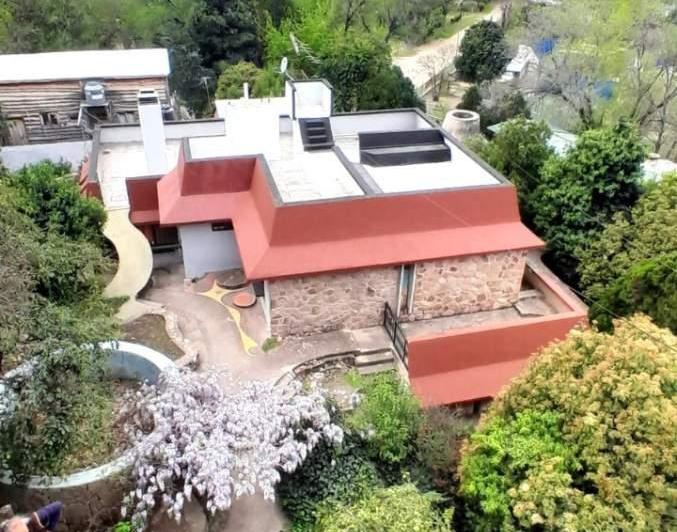 Casa · 260m² · 9 Ambientes · 2 Cocheras