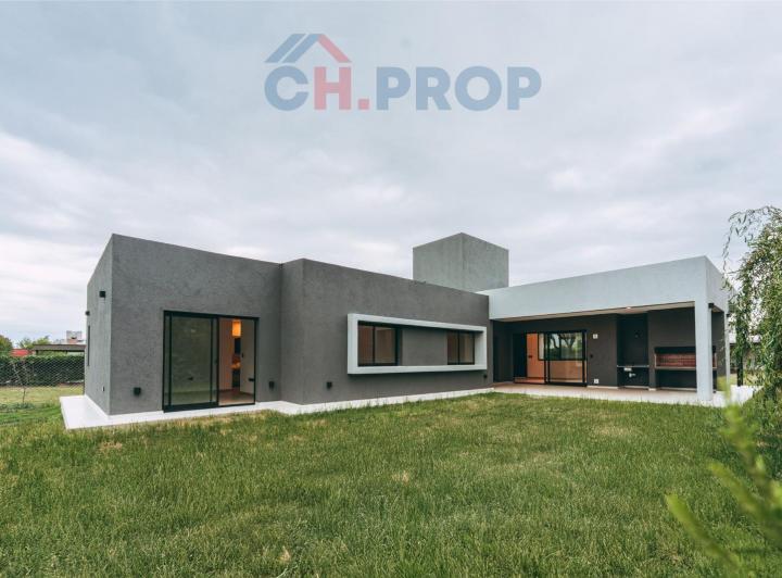 Casa · 180m² · 5 Ambientes