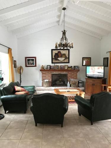 Casa · 320m² · 3 Ambientes