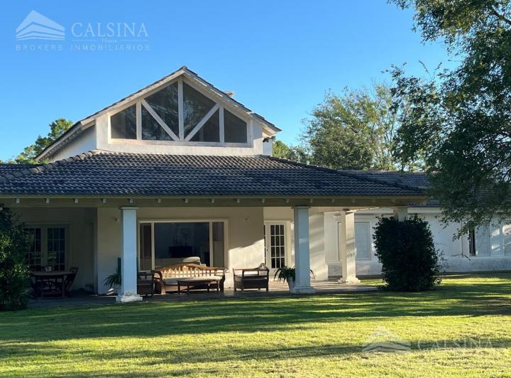 Casa · 480m² · 3 Dormitorios · 2 Cocheras