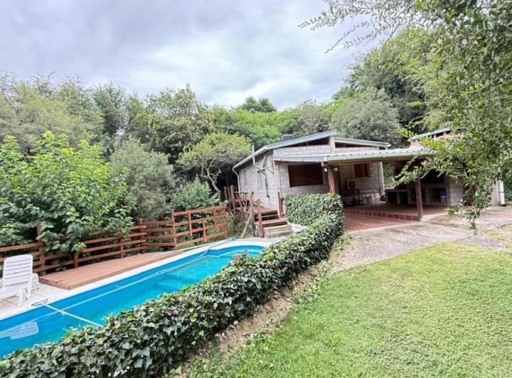 Casa · 100m² · 4 Ambientes · 2 Cocheras