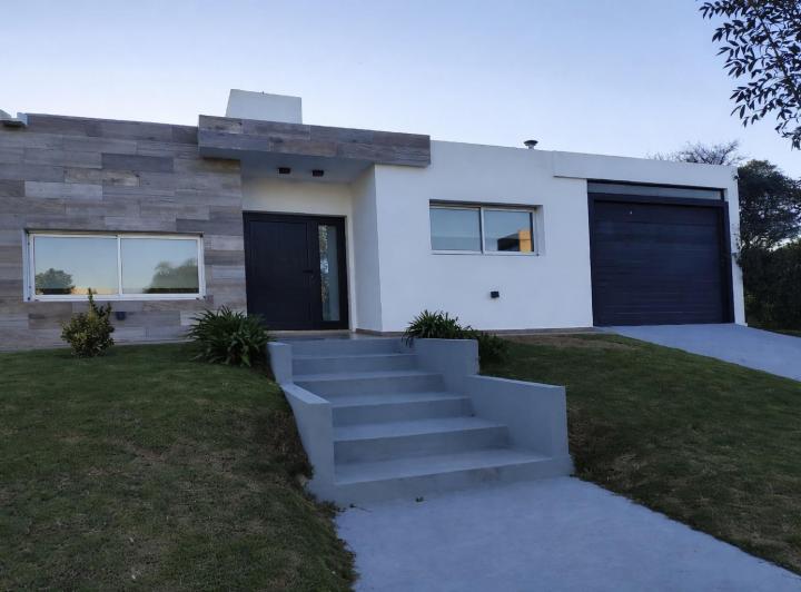 Casa · 133m² · 4 Ambientes · 1 Cochera