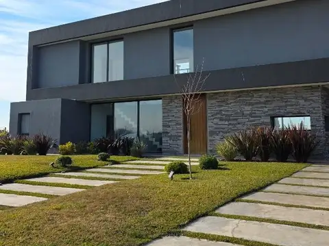 Casa en Alquiler en La Alameda, Canning