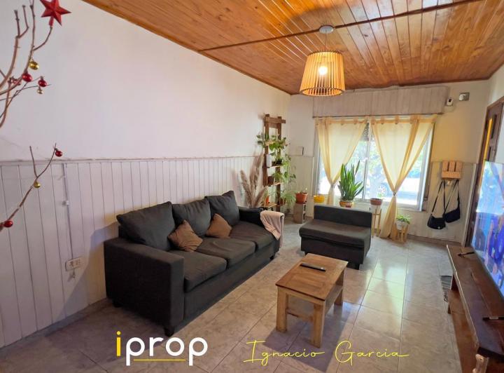 Casa · 350m² · 5 Ambientes · 1 Cochera