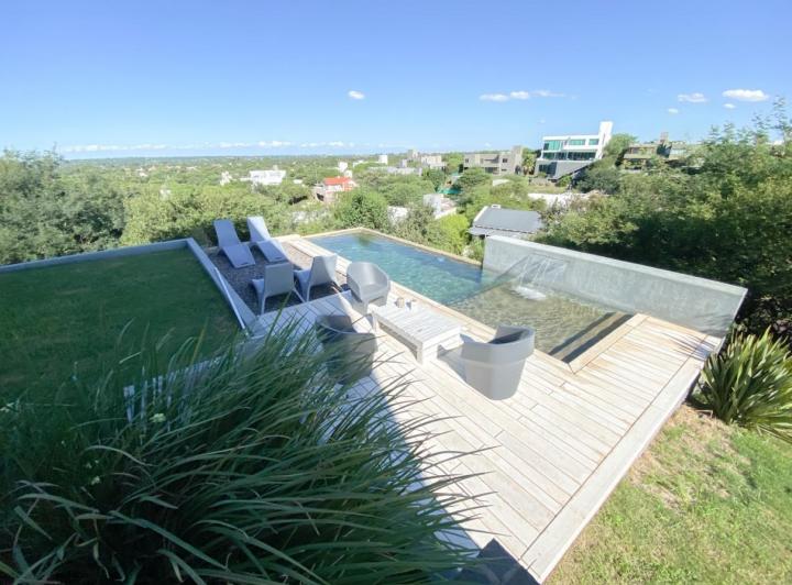 Casa · 390m² · 12 Ambientes