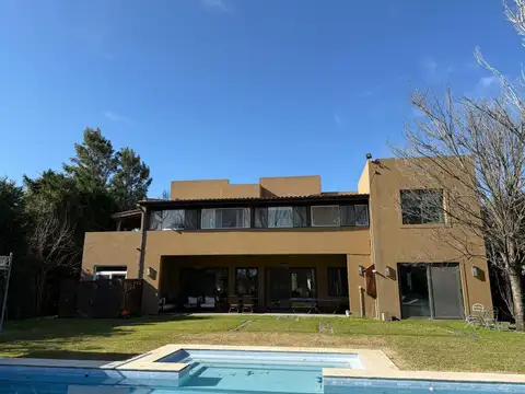 Casa en Venta en La Lomada De Pilar, Countries y Barrios Cerrados en Pilar
